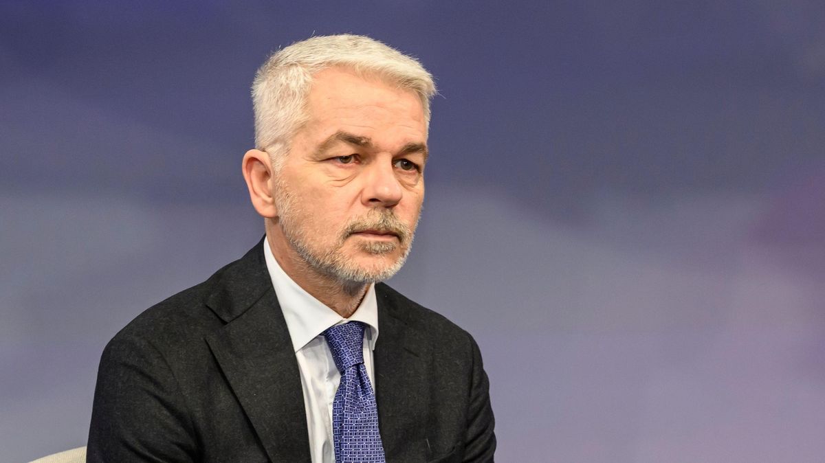 Čas do možného útoku se krátí, varuje německý expert, který napsal knihu Když vyhraje Rusko